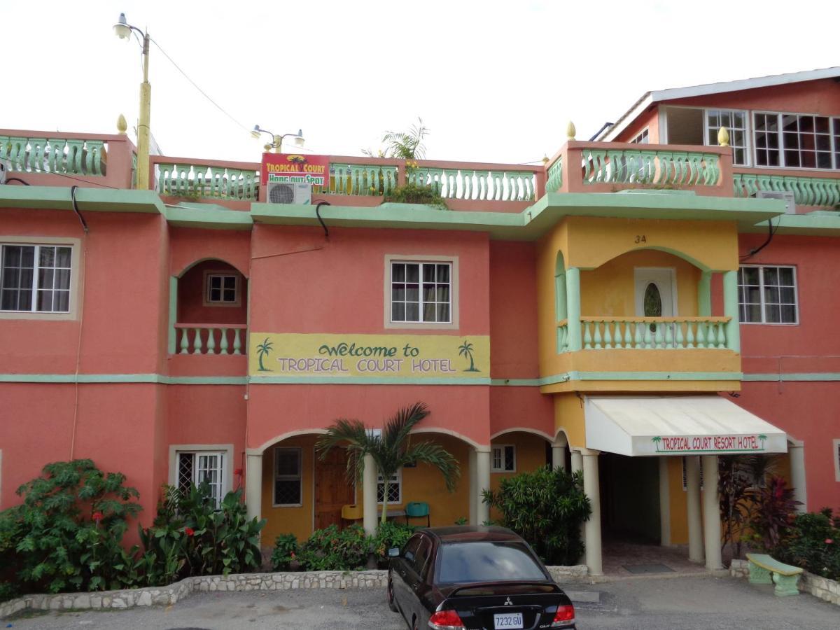 Tropical Court Hotel Бухта Монтего Экстерьер фото