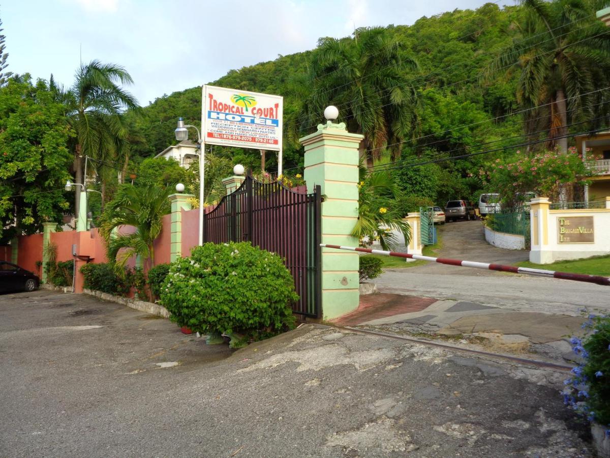 Tropical Court Hotel Бухта Монтего Экстерьер фото