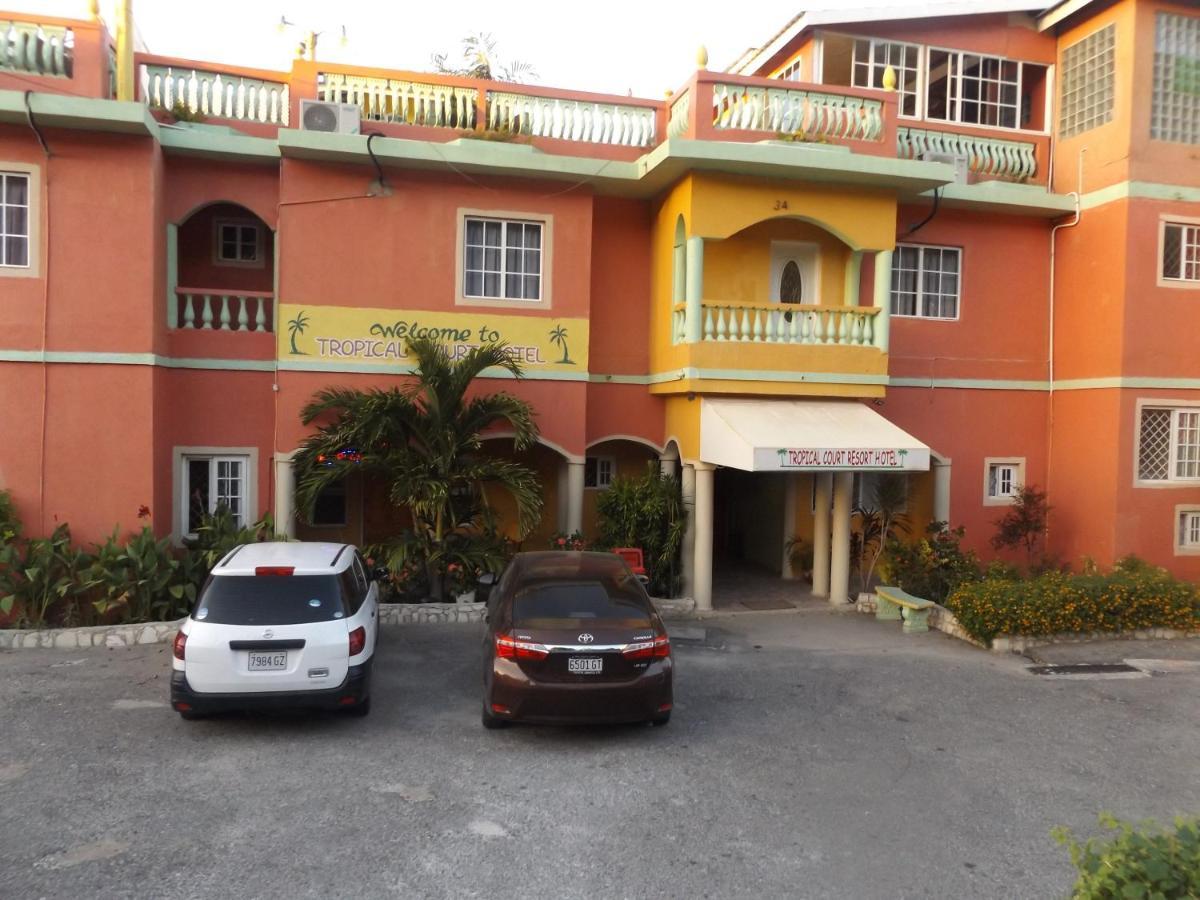 Tropical Court Hotel Бухта Монтего Экстерьер фото